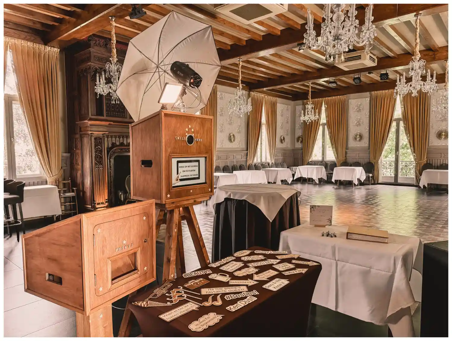 Photobooth huren West Vlaanderen logo